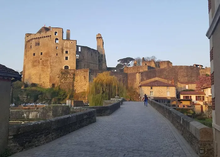 Escale A - La Parenthese كليسون